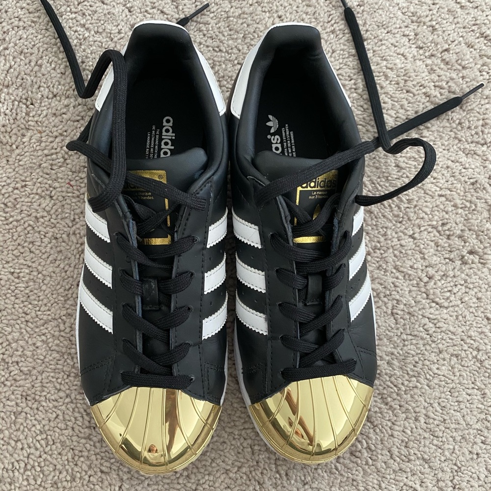 Adidas superstar hold toe 6.5 7.5